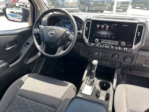 Certified 2025 Nissan Frontier SV RWD image 10