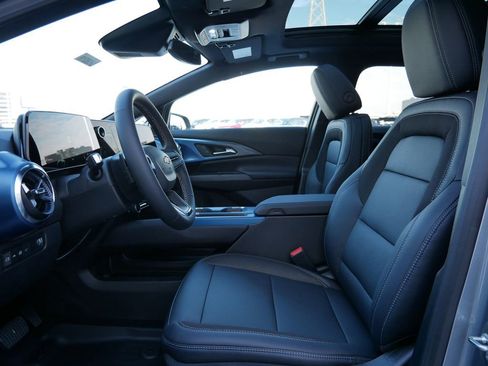 New 2026 Chevrolet Equinox EV LT image 13