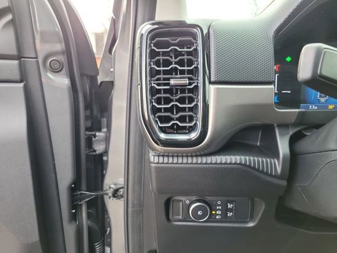 New 2025 Ford Ranger XLT w/ Equipment Group 301A High image 21