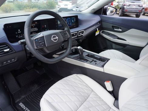 New 2026 Nissan Sentra SL FWD image 17