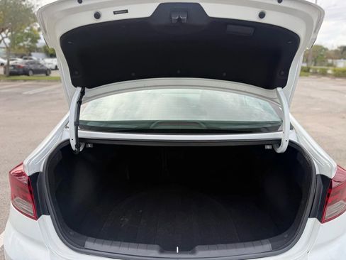 Used 2020 Hyundai Elantra SE w/ Cargo Package (C1) FWD image 5