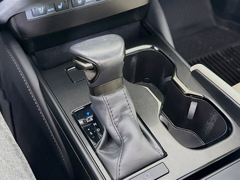 Used 2024 Lexus ES 350 w/ Accessory Package (Z2) FWD image 18