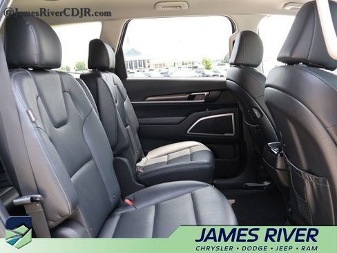 Used 2023 Kia Telluride S AWD/4WD image 11