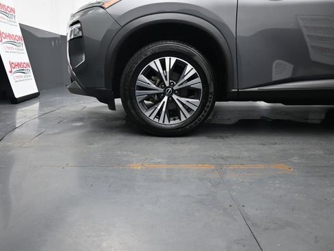 Used 2022 Nissan Rogue SV image 15