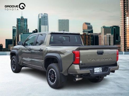 Used 2024 Toyota Tacoma TRD Off-Road image 3