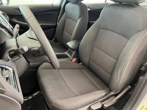 Used 2016 Chevrolet Cruze LT FWD image 10