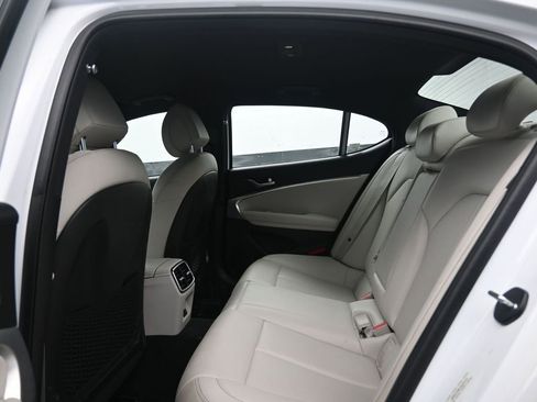 Used 2024 Genesis G70 2.5T image 23