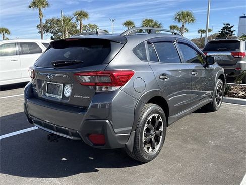 Certified 2022 Subaru Crosstrek 2.0i Premium w/ Popular Package #3 image 9