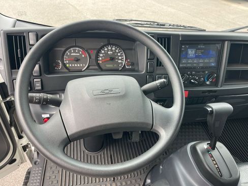 Used 2024 Chevrolet Low Cab Forward image 18