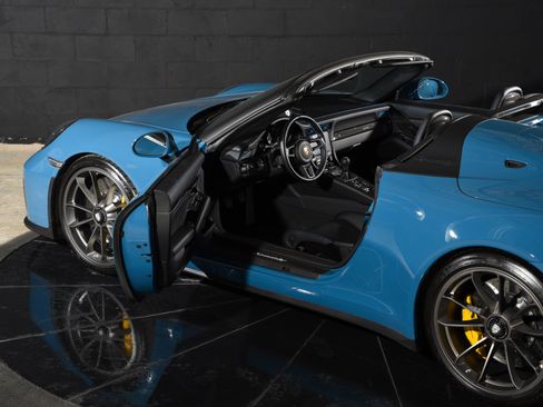 Used 2019 Porsche 911 Speedster RWD image 15