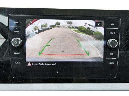 Used 2025 Volkswagen Jetta SE w/ Sunroof Package FWD image 23