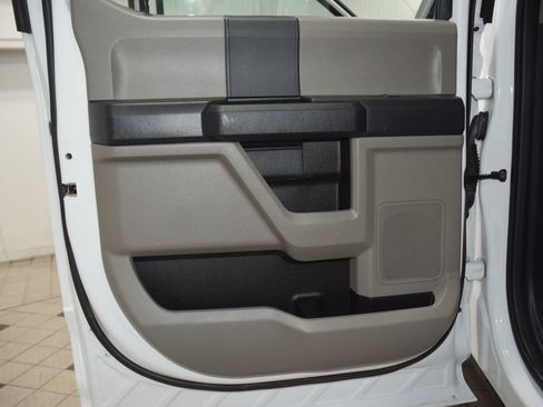 Used 2022 Ford F550 4x4 Crew Cab Super Duty w/ Power Equipment Group image 30