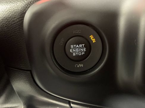 Used 2018 Jeep Wrangler Unlimited Rubicon w/ Cold Weather Group AWD/4WD image 17