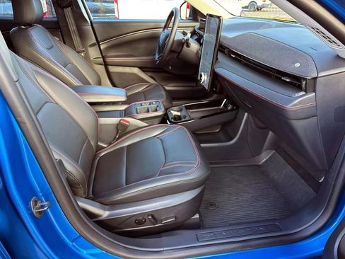 Used 2025 Ford Mustang Mach-E Premium w/ Sport Appearance Package image 18