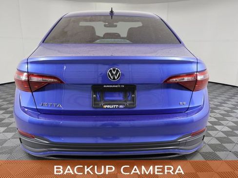 Used 2022 Volkswagen Jetta SE FWD image 7