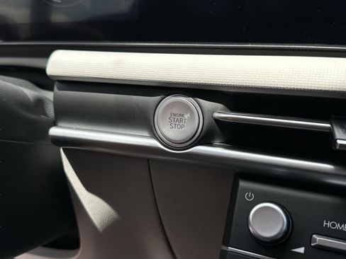 New 2026 Hyundai Tucson SE image 23