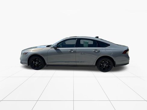 Used 2025 Honda Accord SE image 4