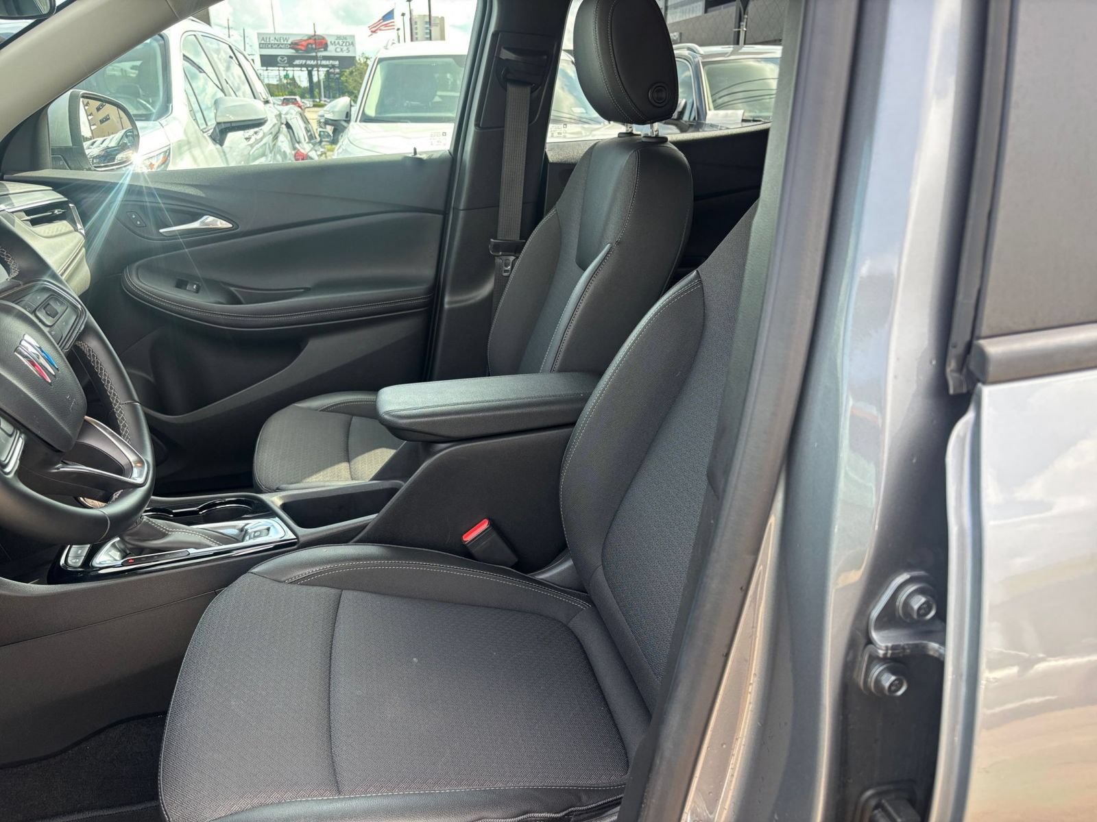 Used 2025 Buick Encore GX Preferred AWD/4WD image 33