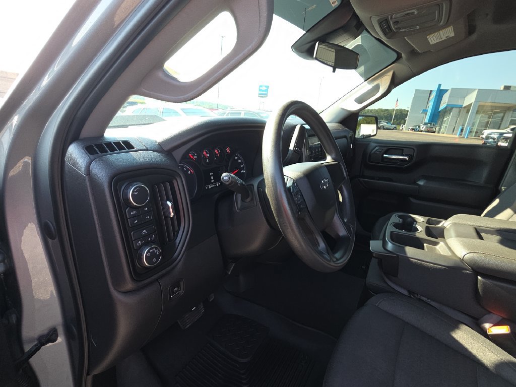 Used 2023 Chevrolet Silverado 1500 Custom Trail Boss AWD/4WD image 15