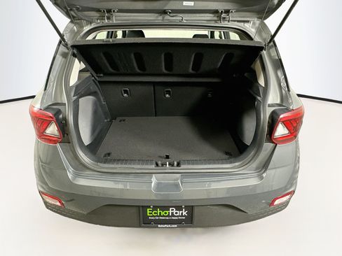 Used 2025 Hyundai Venue SEL FWD image 28