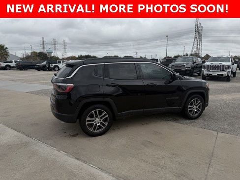Used 2020 Jeep Compass Latitude image 3