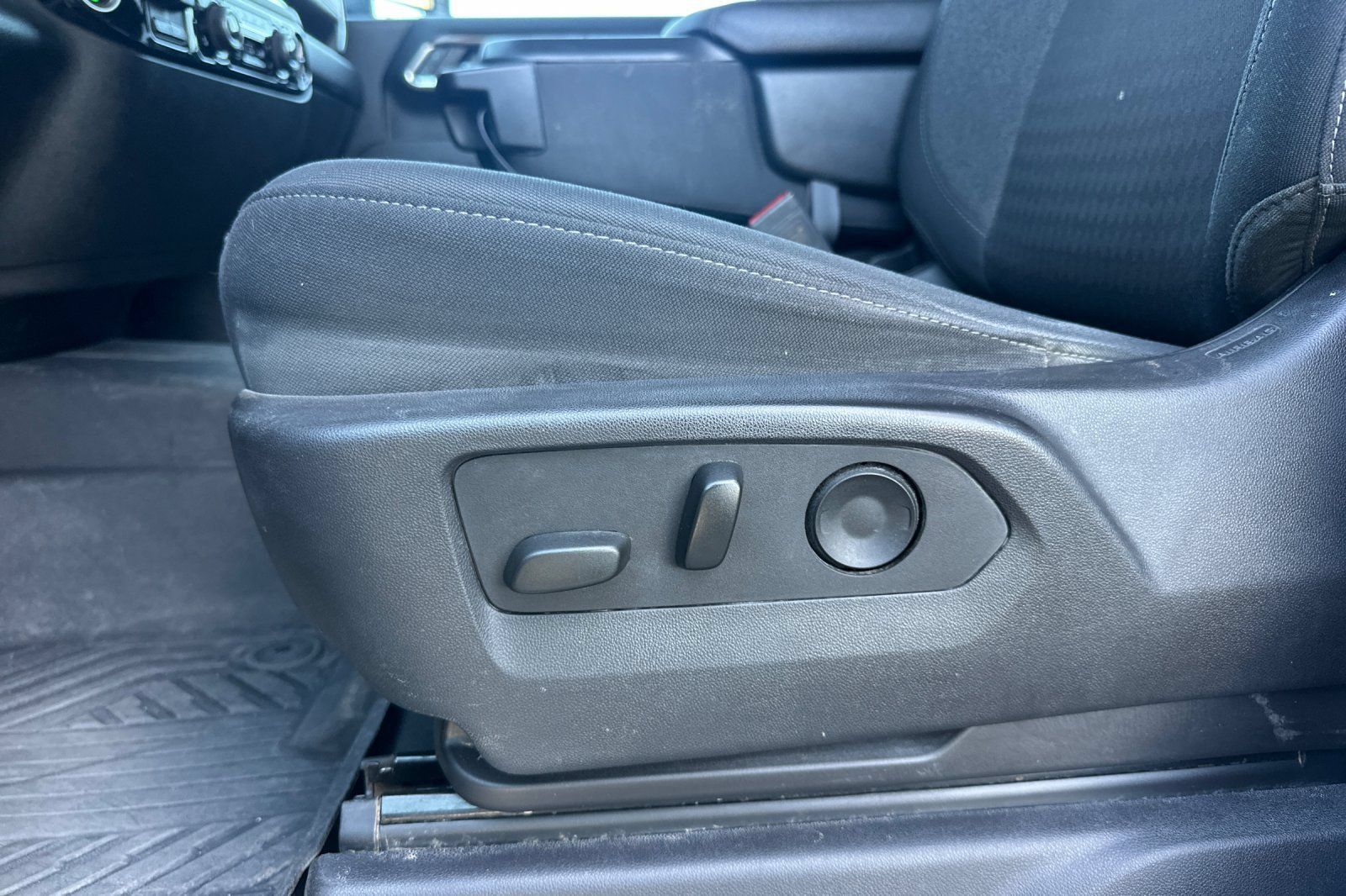 Used 2024 Chevrolet Silverado 2500 LT AWD/4WD image 13