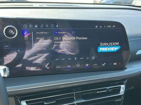 Used 2024 Chevrolet Traverse LT image 15