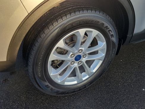 Certified 2021 Ford Escape SE image 5