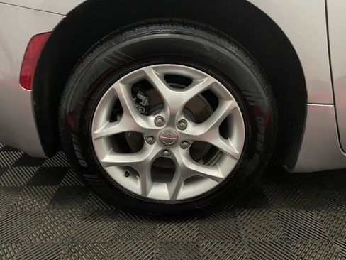 Used 2020 Chrysler Pacifica Limited FWD image 18