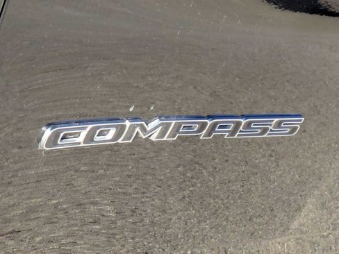 Used 2022 Jeep Compass Limited image 11