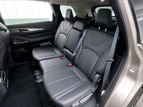 Certified 2025 INFINITI QX60 Luxe image 21
