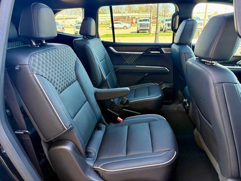 Used 2024 GMC Acadia Denali w/ Super Cruise Package AWD/4WD image 13