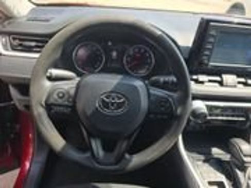 Used 2021 Toyota RAV4 LE FWD image 11