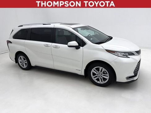 Used 2021 Toyota Sienna Limited AWD/4WD image 1
