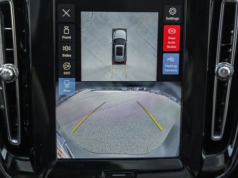 Certified 2025 Volvo XC40 B5 Plus AWD/4WD image 44