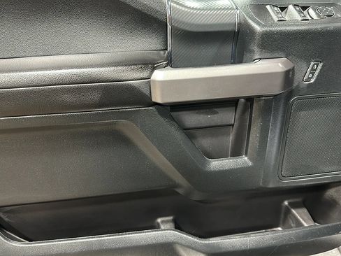 Used 2019 Ford F150 XLT w/ Equipment Group 302A Luxury AWD/4WD image 10