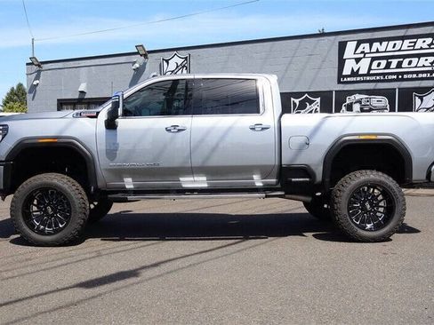 Used 2025 GMC Sierra 3500 Denali w/ Technology Package AWD/4WD image 2