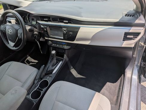 Used 2015 Toyota Corolla LE FWD image 28