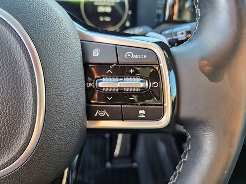 Used 2023 Kia Sorento SX Prestige image 21