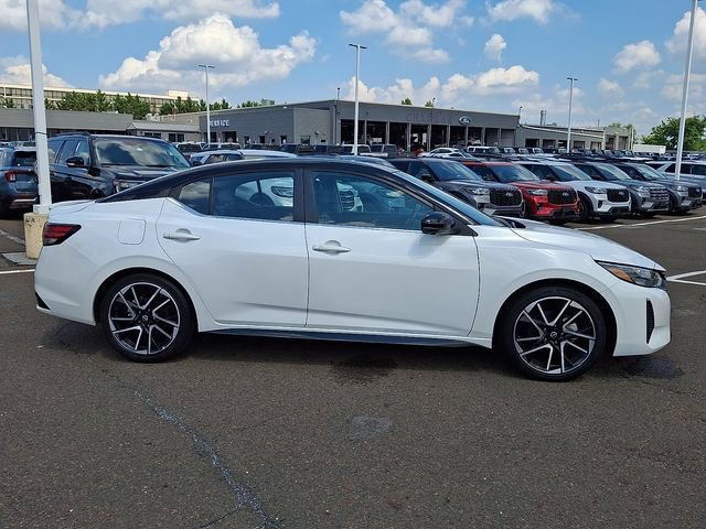 Used 2025 Nissan Sentra SR FWD image 5