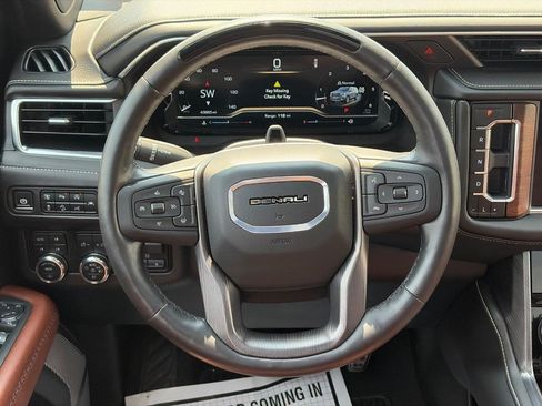 Used 2024 GMC Yukon Denali Ultimate AWD/4WD image 15