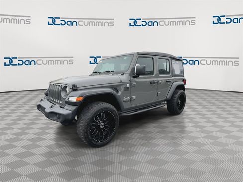 Used 2019 Jeep Wrangler Unlimited Sport image 5