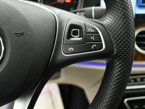 Used 2017 Mercedes-Benz E 300 4MATIC image 13