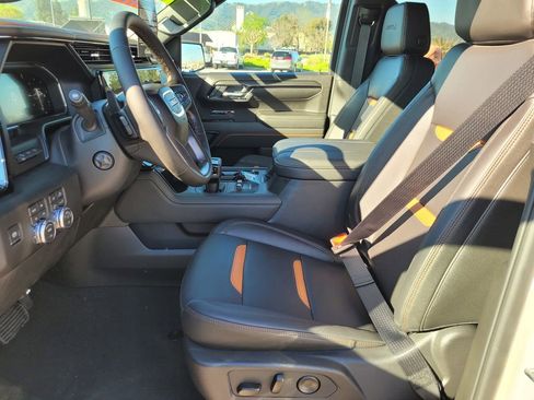 New 2026 GMC Sierra 1500 AT4 w/ AT4 Premium Package AWD/4WD image 11