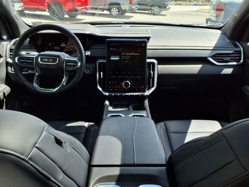 Used 2024 GMC Acadia Elevation image 6