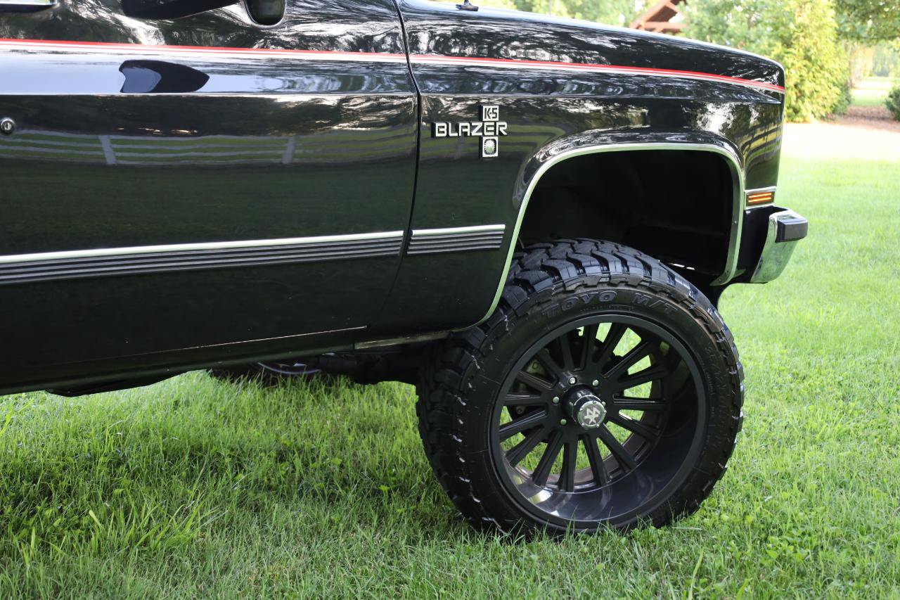 Used 1990 Chevrolet Blazer 4WD image 17