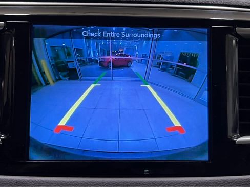 Used 2017 Chrysler Pacifica Touring-L w/ Tire & Wheel Group FWD image 18