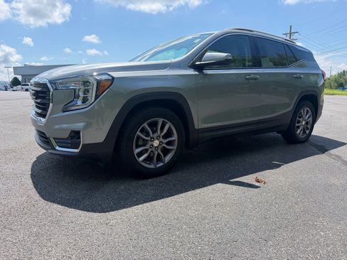 Used 2023 GMC Terrain SLT FWD image 9