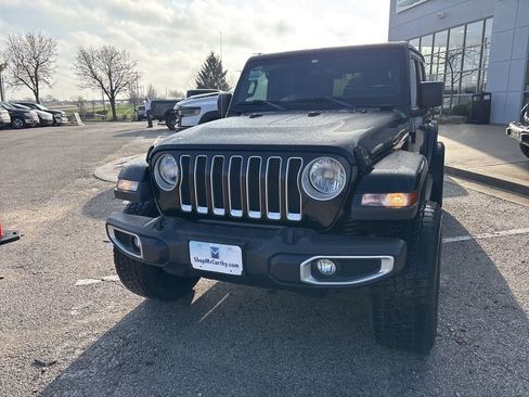 Used 2019 Jeep Wrangler Unlimited Sahara w/ Uconnect 4C Nav & Sound Group image 11