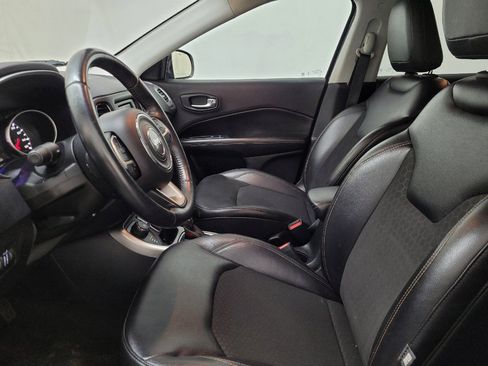 Used 2018 Jeep Compass Latitude AWD/4WD image 17